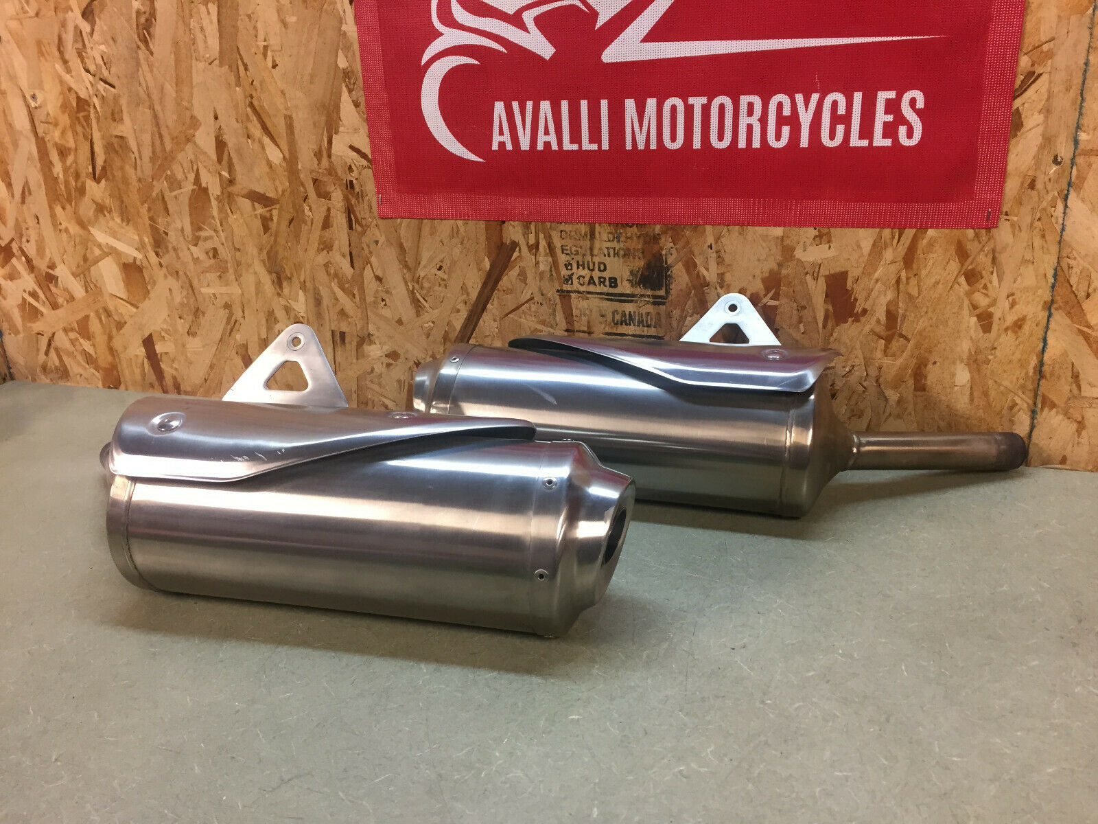08 09 10 11 12 TRIUMPH STREET TRIPLE 675 R STOCK EXHAUST MUFFLERS OEM CANS PIPES