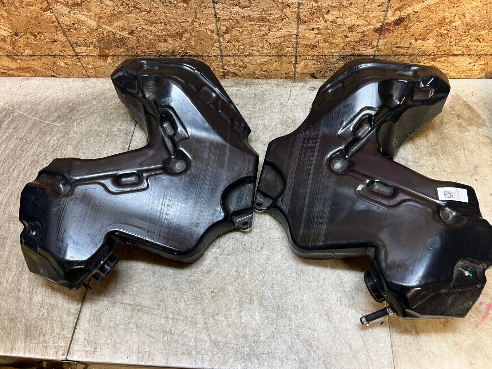 22 23 2022 2023 KTM SUPER ADVENTURE 1290 S GAS TANK FUEL TANK SADDLE TANKS PAIR