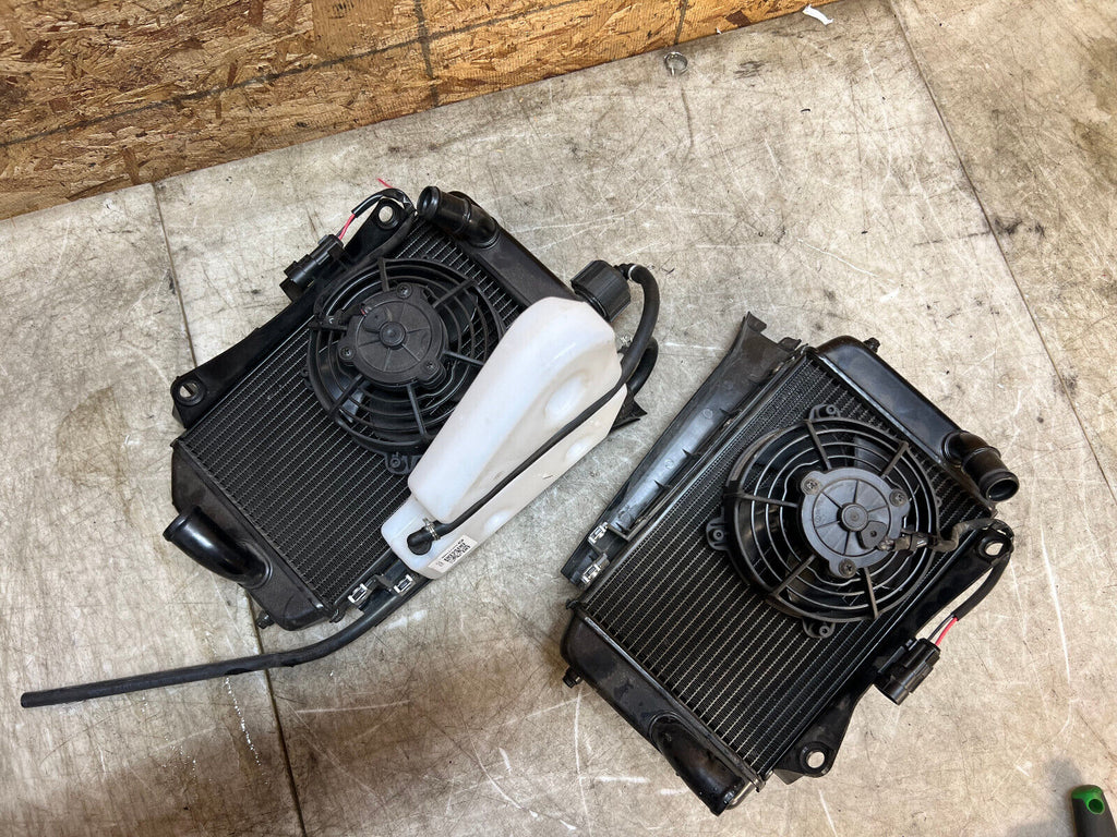 22 23 2022 2023 KTM SUPER ADVENTURE 1290 S RADIATORS RAD ENGINE COOLER RADIATOR