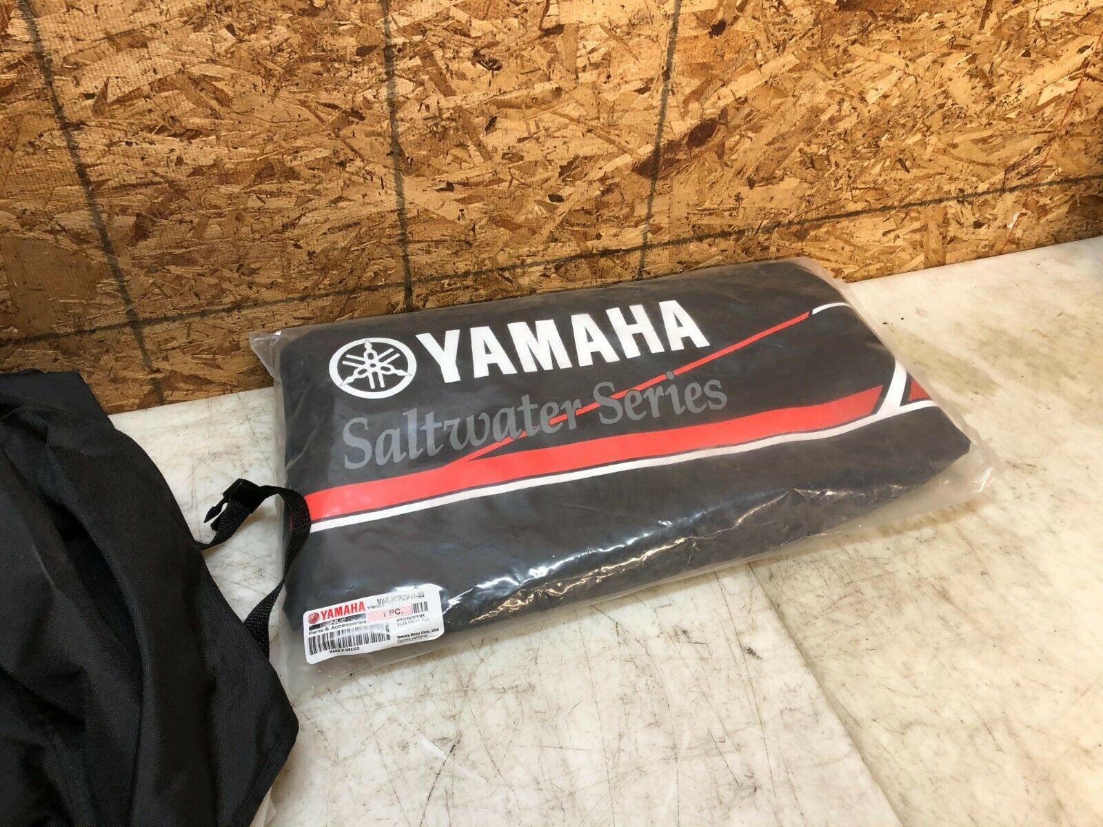YAMAHA OUTBOARD SALTWATER SERIES ENGINE STORAGE COVER OEM 150-250HP 3.1L 2.6L