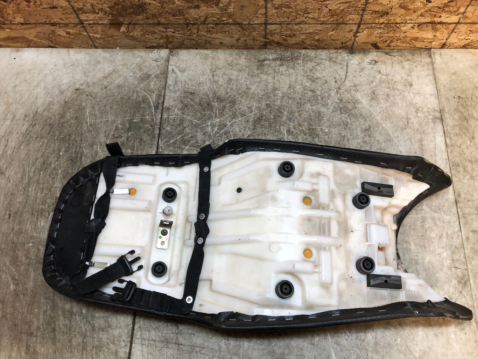 04 05 06 07 08 YAMAHA FZ-6 FZ6 FZ600 FZ 6 SEAT MONO SEAT RIDERS PAD CUSION OEM