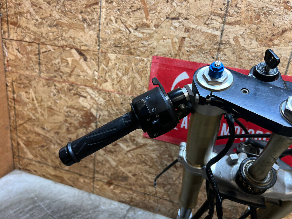 98 99 00 01 1998-2001 YAMAHA YZFR1 YZF R1 FRONT FORKS FRONT END FORK TUBES NICE