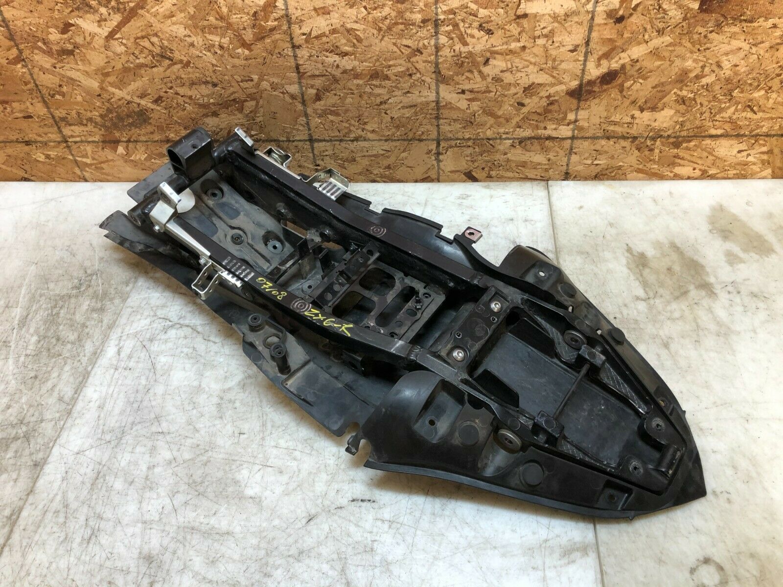 07 08 2007 2008 KAWASAKI ZX6-R ZX6R 636 SUBFRAME SUB FRAME BACK FRAME TAIL TRAY