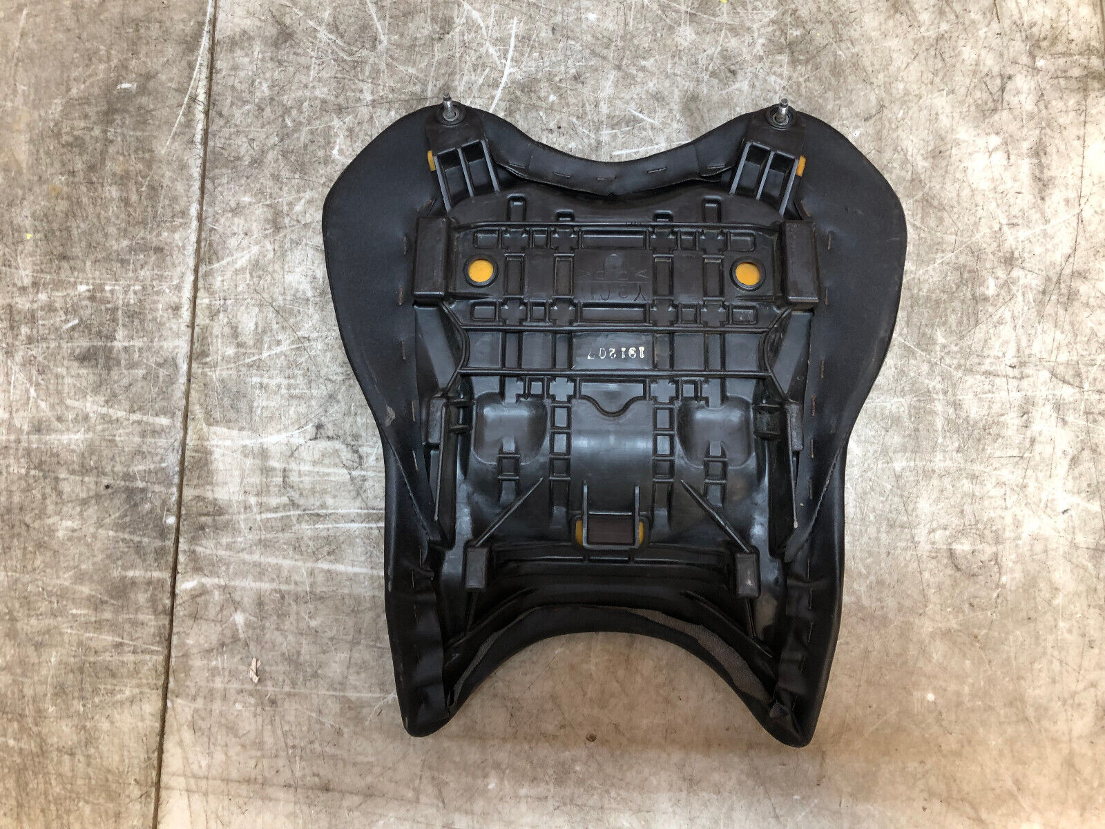2006-2007 06 07 YAMAHA YZFR6 YZF R6 R RIDERS RIDER FRONT SEAT PAD CUSION PILLION