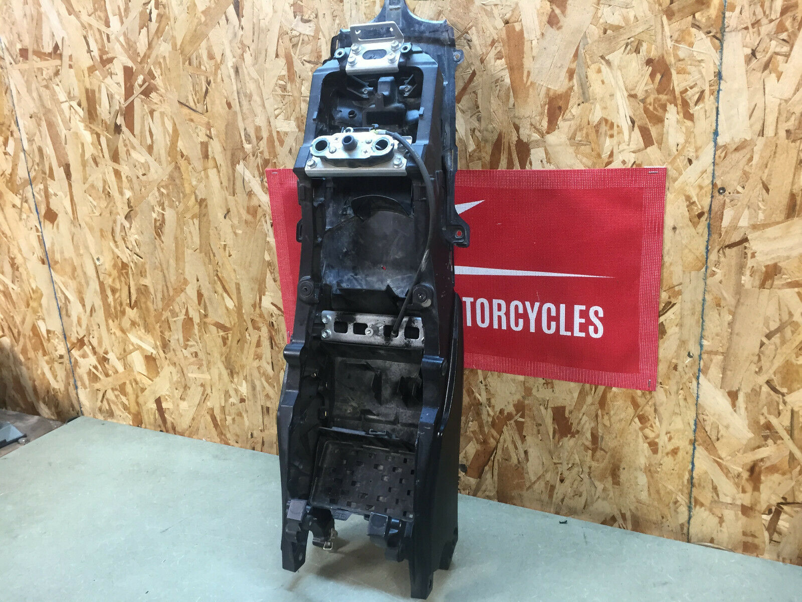11 12 13 14 15 16 17 18 SUZUKI GSX-R750 GSXR 600 750 SUBFRAME SUB FRAME TAIL OEM