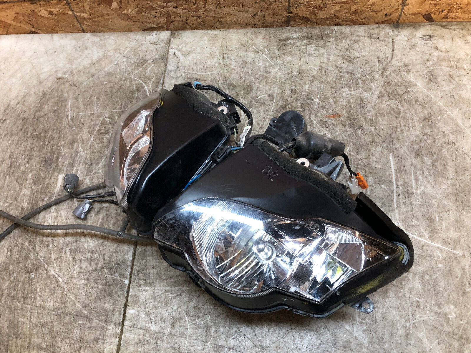 08 09 10 11 2008-2011 HONDA CBR1000RR CBR 1000RR HEADLIGHTS HEAD LIGHT LIGHTS