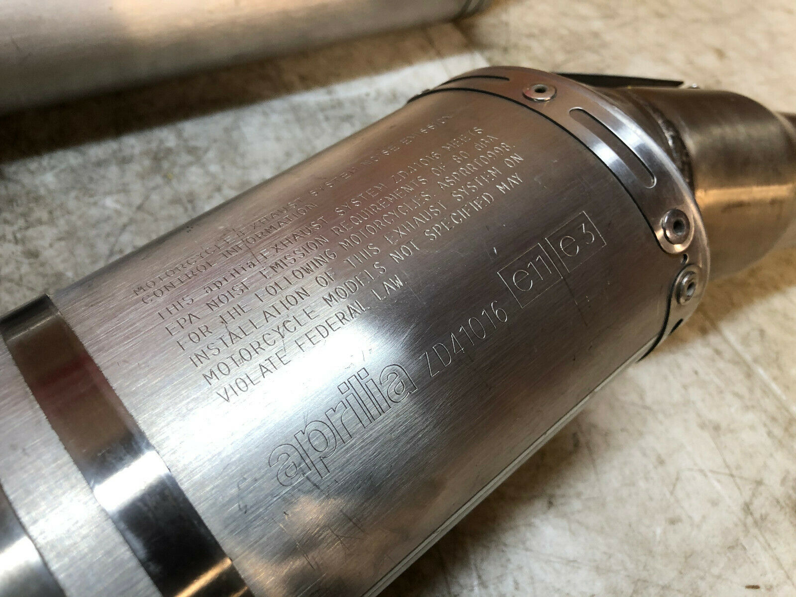 04 05 06 07 08 09 10 APRILIA RSV1000R RSV 1000 R RIGHT LEFT EXHAUST MUFFLERS OEM