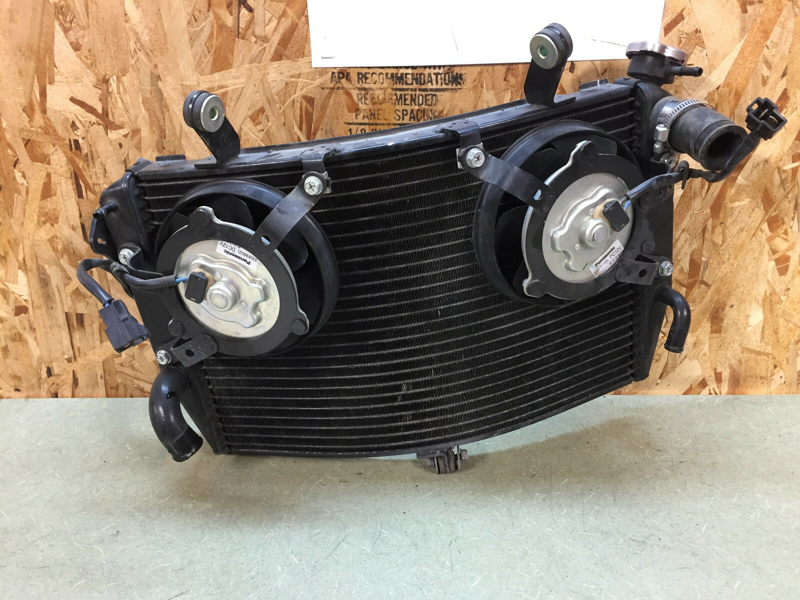 04 05 06 2004-2006 YAMAHA YZFR1 YZF R1 RADIATOR RAD ENGINE COOLER COOLING FANS