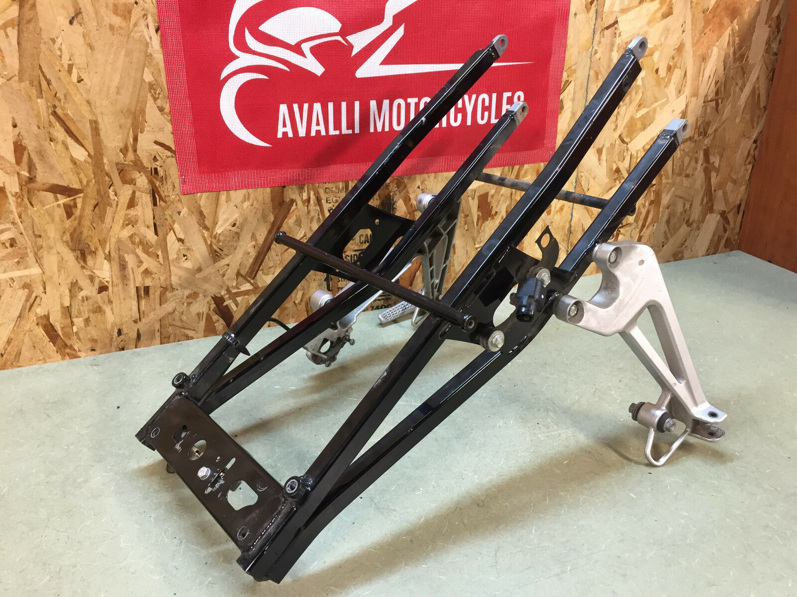 98 99 00 01 HONDA VFR800 VFR 800 INTERCEPTOR REAR SUBFRAME SUB FRAME BACK TAIL