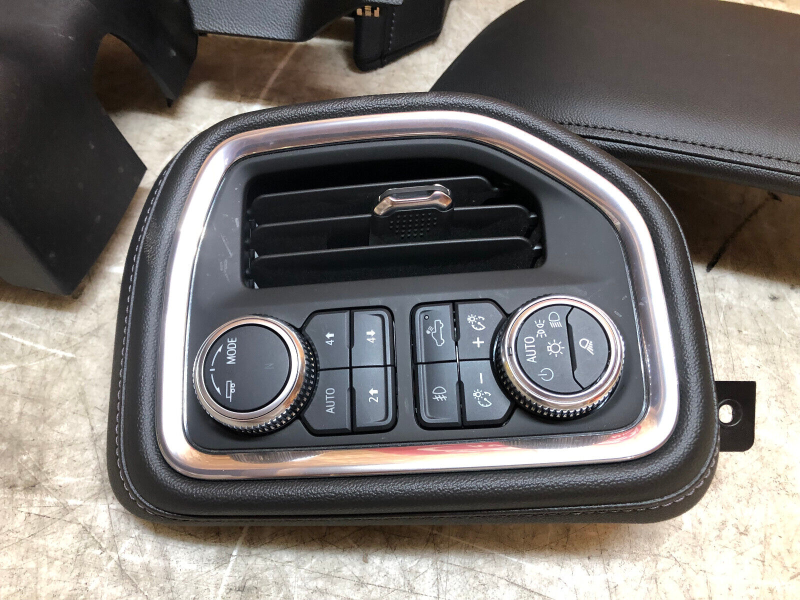 20-23 GMC SIERRA SILVERADO DENALI 2500 3500 LEATHER DASH PANEL TRIM BEZEL SWITCH