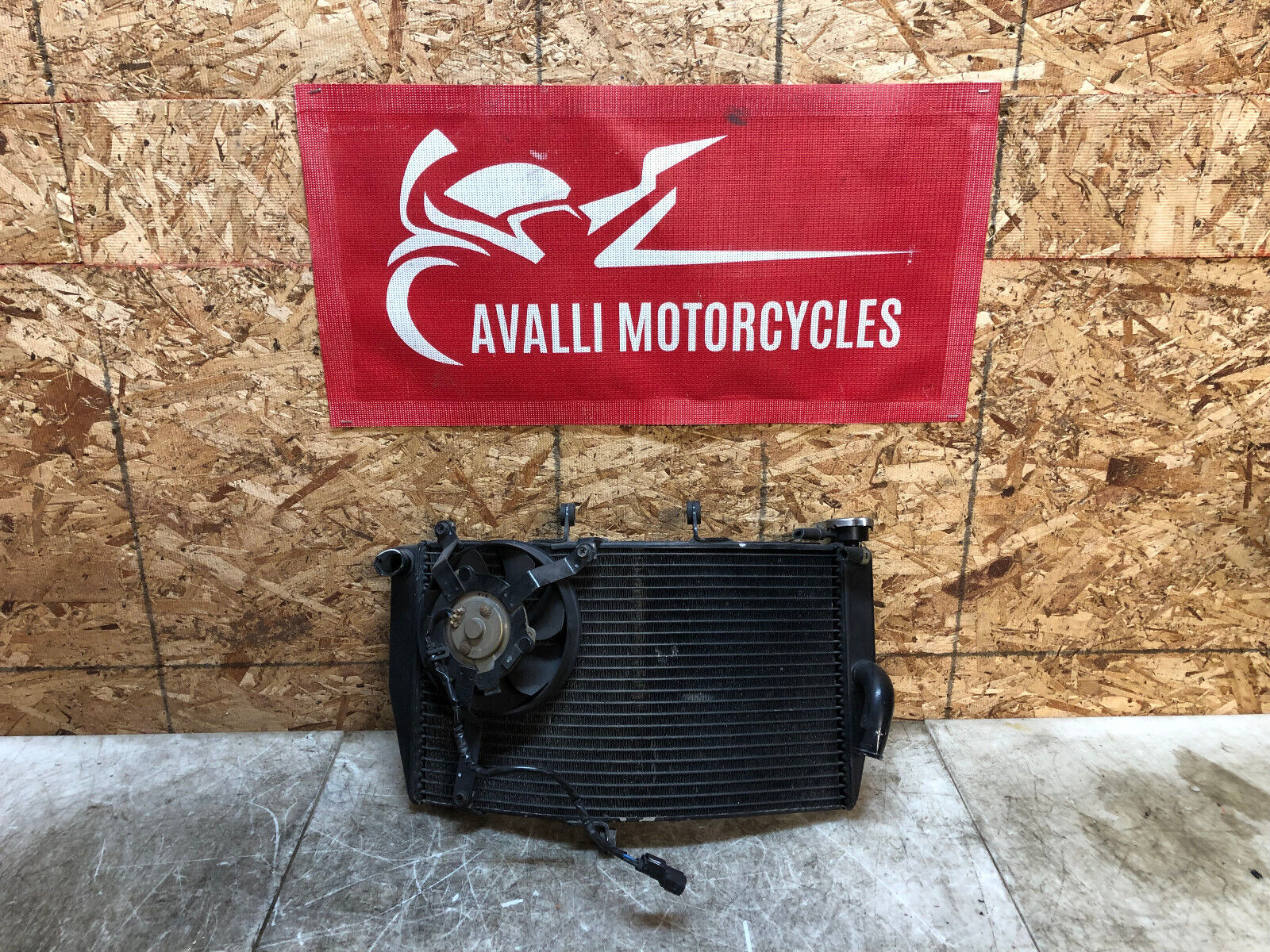 03 04 2003 2004 HONDA CBR600RR CBR 600RR RADIATOR RAD ENGINE COOLER COOLING FAN