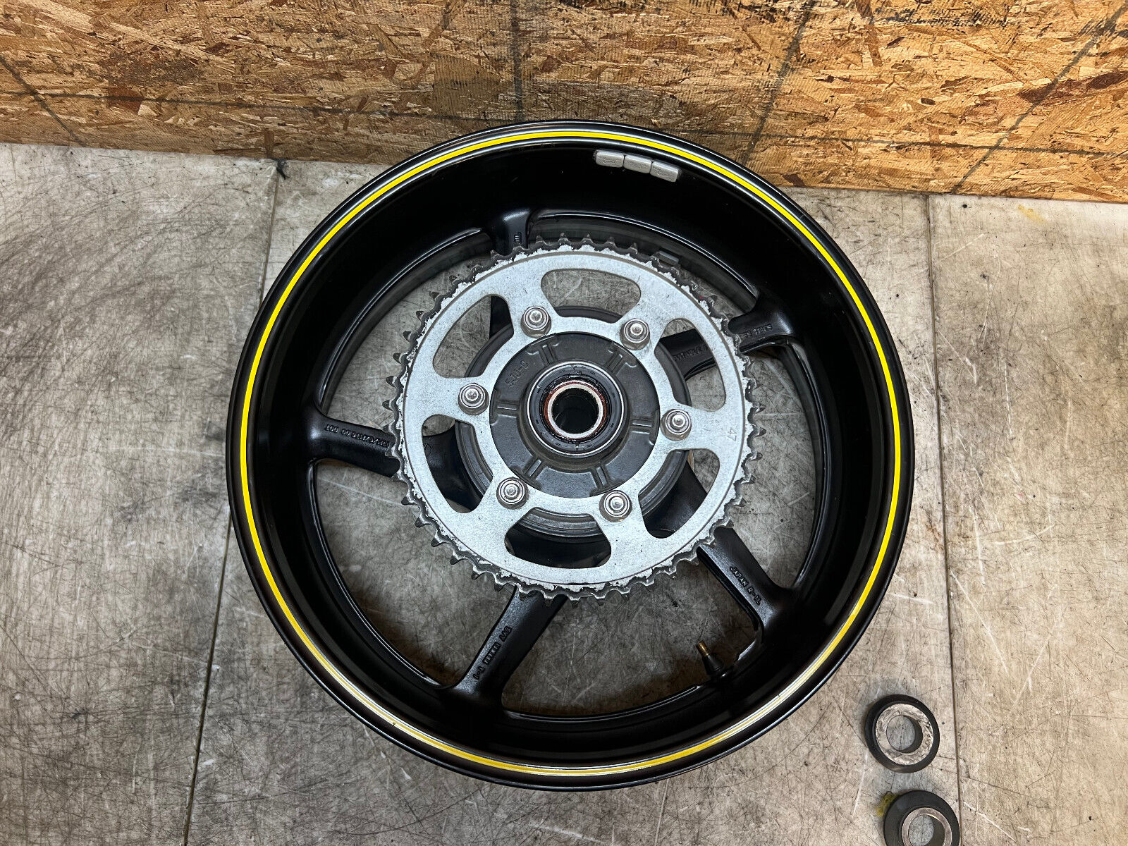 2013 09 10 11 12 13 14 YAMAHA YZFR1 YZF R1 REAR WHEEL BACK RIM STRAIGHT NON ABS