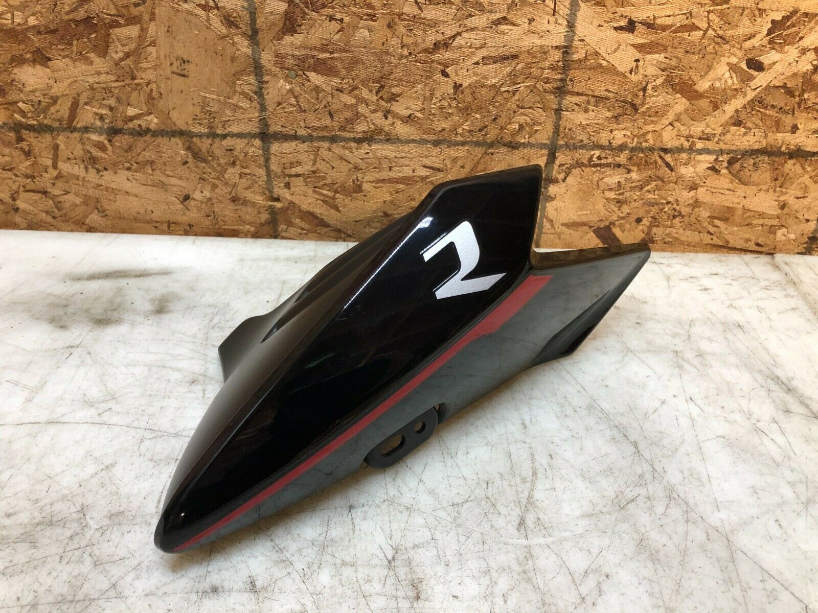 17 18 19 20 TRIUMPH STREET TRIPLE 765R 765 R LEFT SIDE UPPER RADIATOR FAIRING