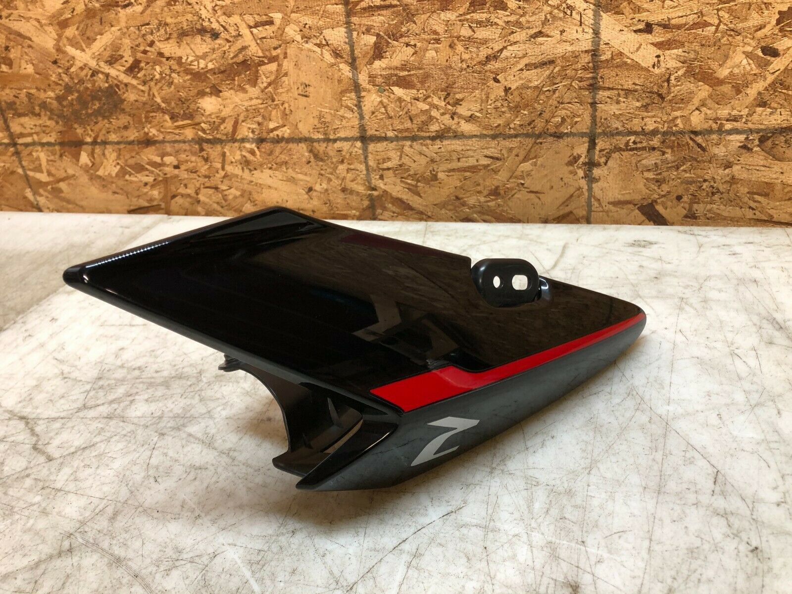 17 18 19 20 TRIUMPH STREET TRIPLE 765R 765 R LEFT SIDE UPPER RADIATOR FAIRING