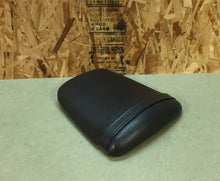 Load image into Gallery viewer, 04 05 06 07 HONDA CBR1000RR CBR 1000 RR REAR SEAT PASSENGER SEAT PAD CUSION OEM
