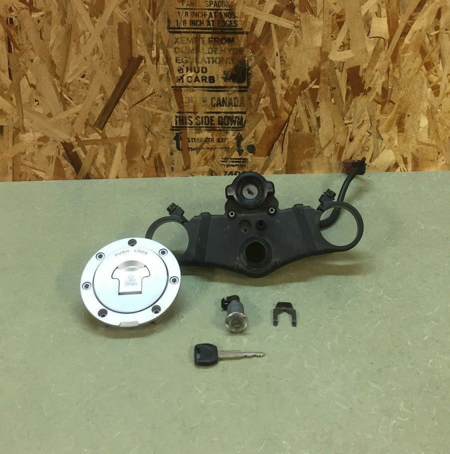 04 05 06 07 HONDA CBR1000RR CBR 1000 RR LOCK SET KEY SET COMPLETE TRIPLE TREE