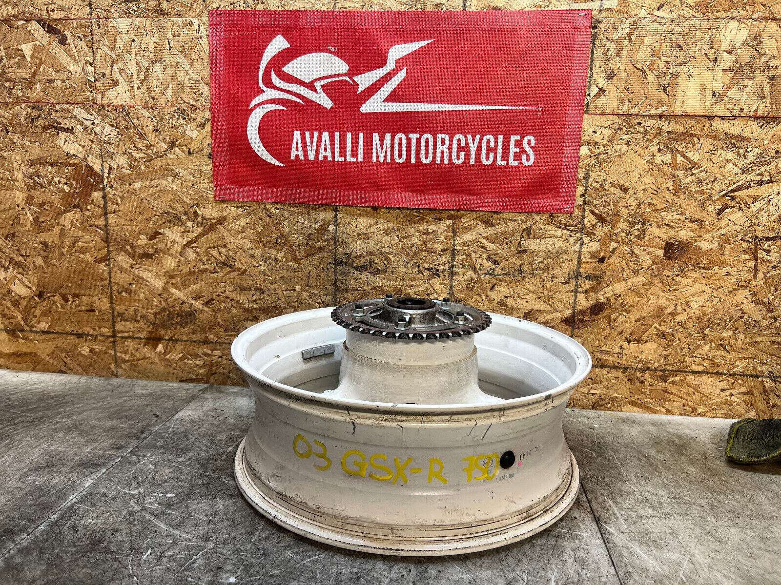 01 02 03 2001-2003 SUZUKI GSXR GSX-R GSX-R600 750 REAR WHEEL BACK RIM STRAIGHT
