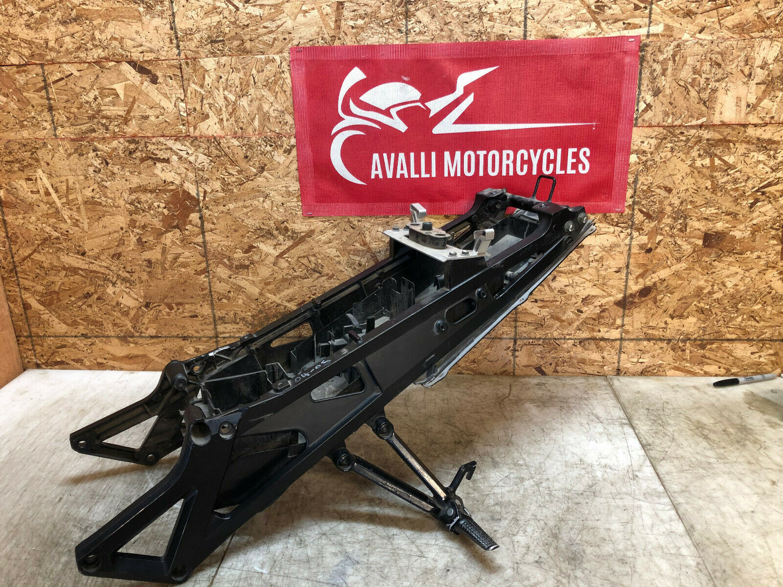 04 05 2004 2005 SUZUKI GSXR GSX-R GSXR600 600 750 SUBFRAME SUB FRAME BACK TAIL