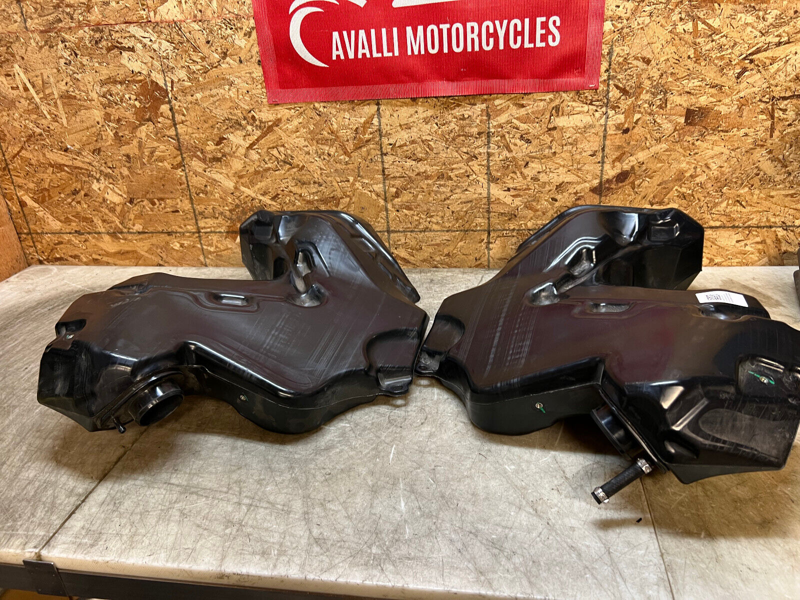 22 23 2022 2023 KTM SUPER ADVENTURE 1290 S GAS TANK FUEL TANK SADDLE TANKS PAIR