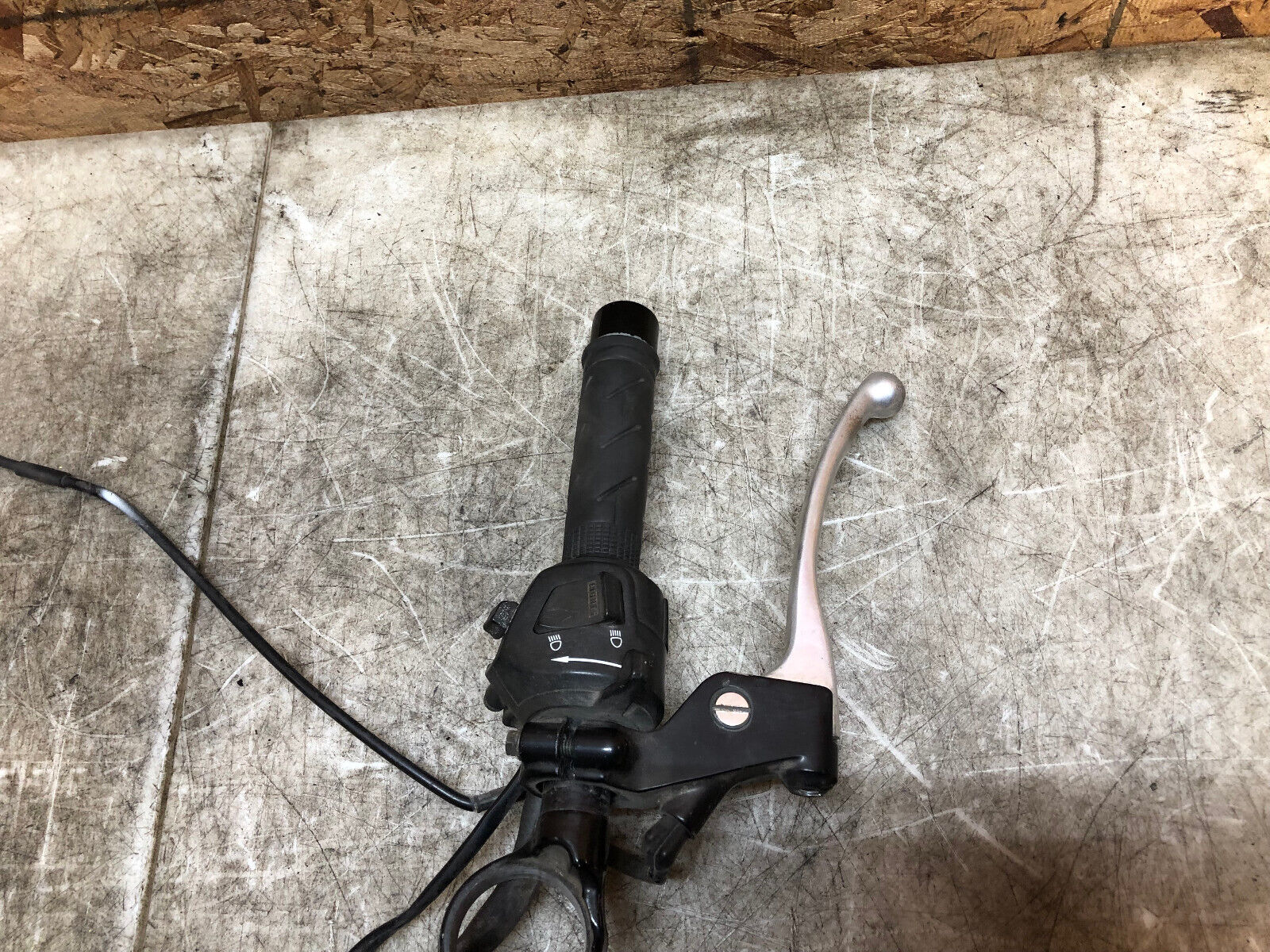 99 00 1999 2000 HONDA CBR600 CBR 600 F4 LEFT CLIP ON HANDLEBAR HANDLE BAR SWITCH